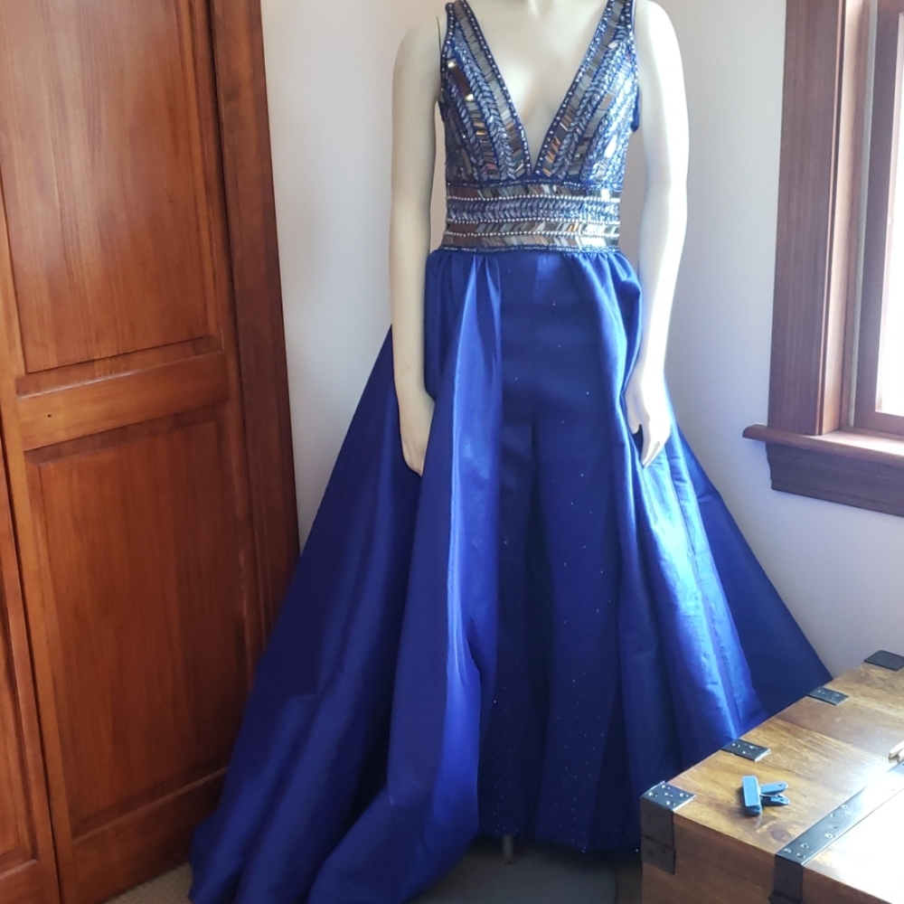 Mac Duggal Gown/Costume